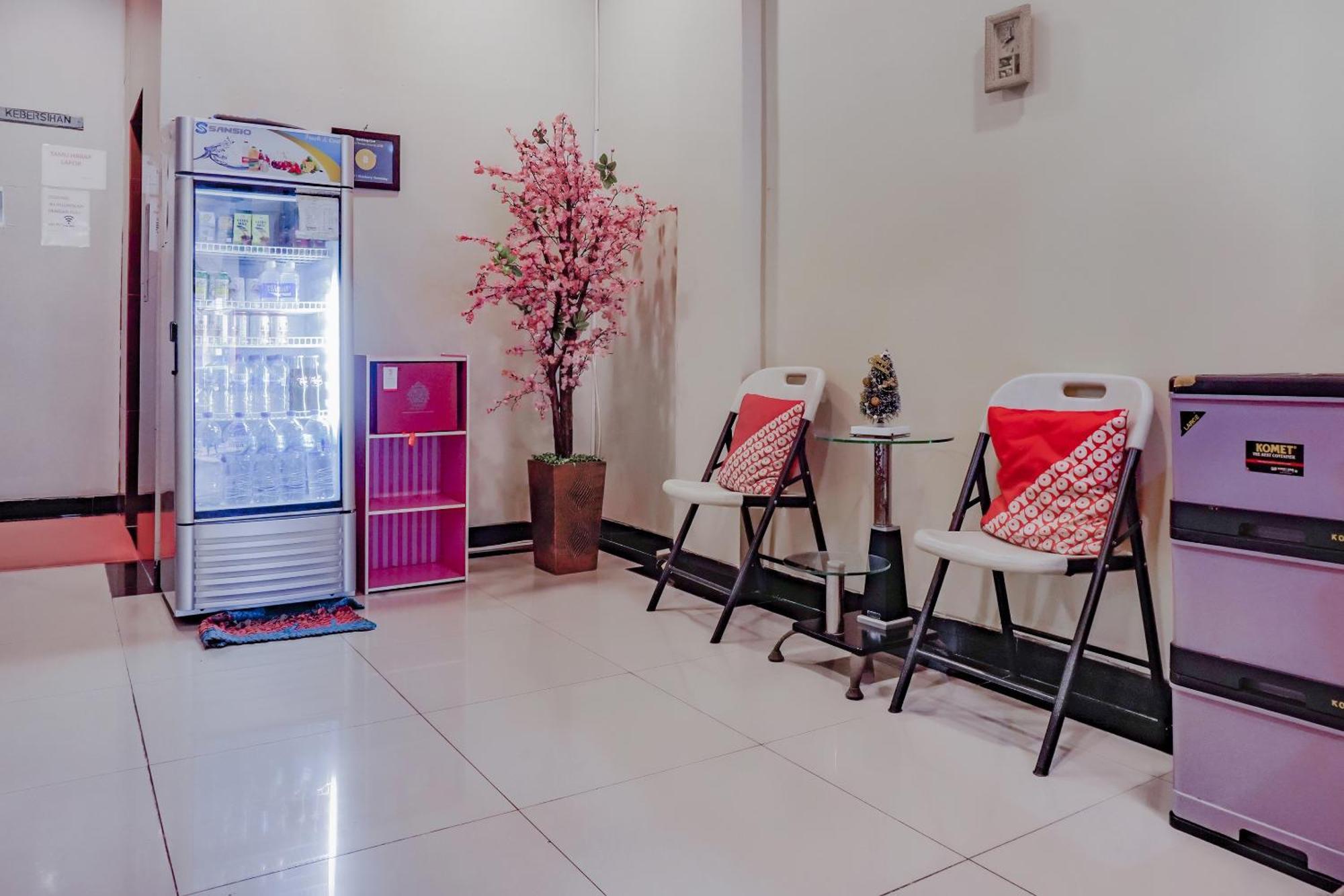 Oyo 117 Blueberry Homestay Jakarta Luaran gambar