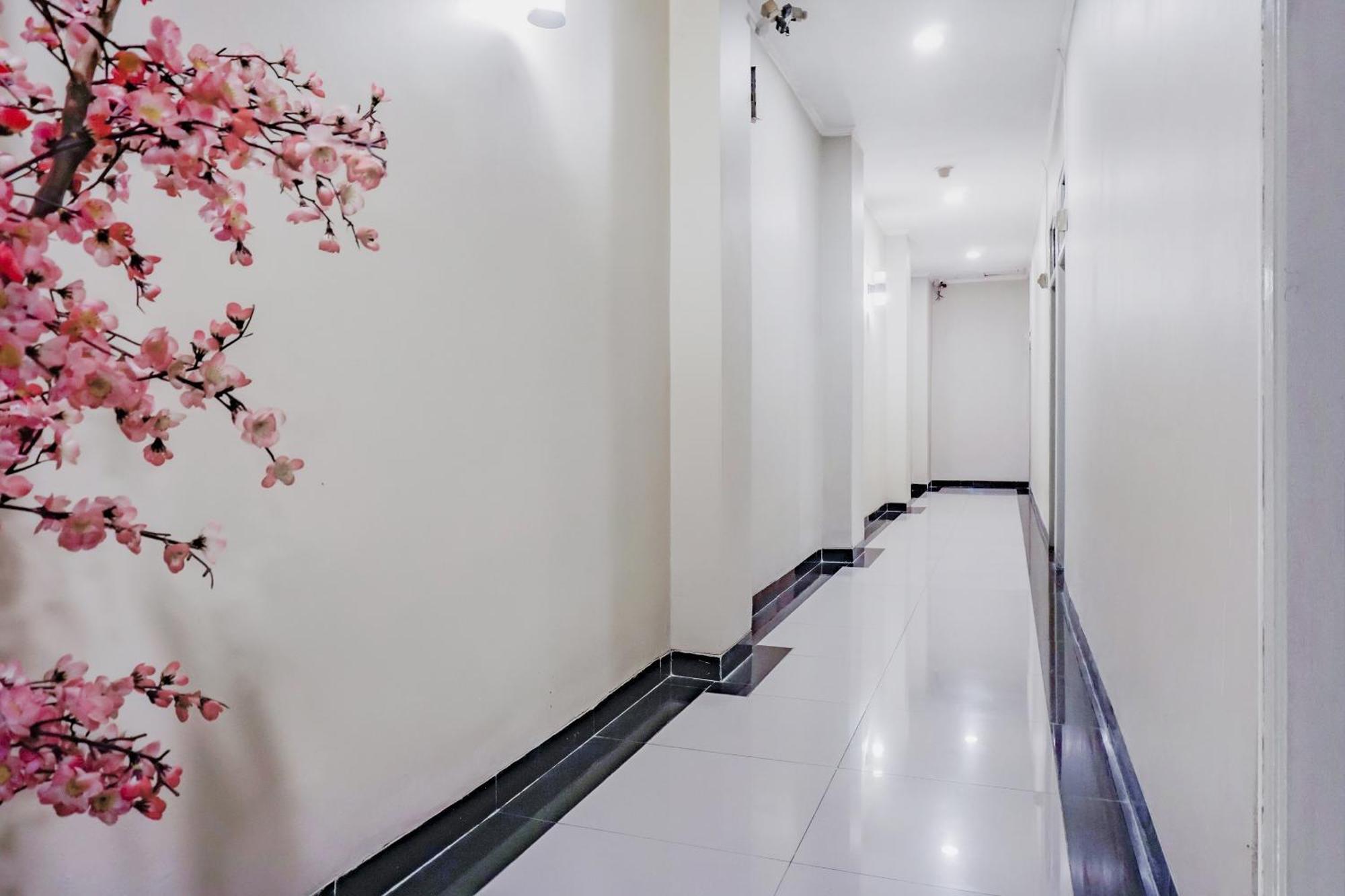 Oyo 117 Blueberry Homestay Jakarta Luaran gambar