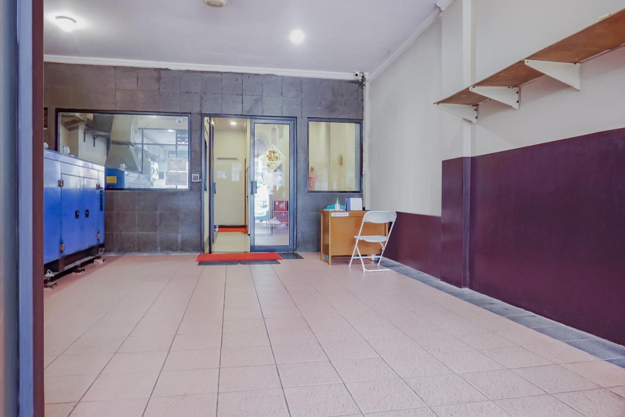 Oyo 117 Blueberry Homestay Jakarta Luaran gambar