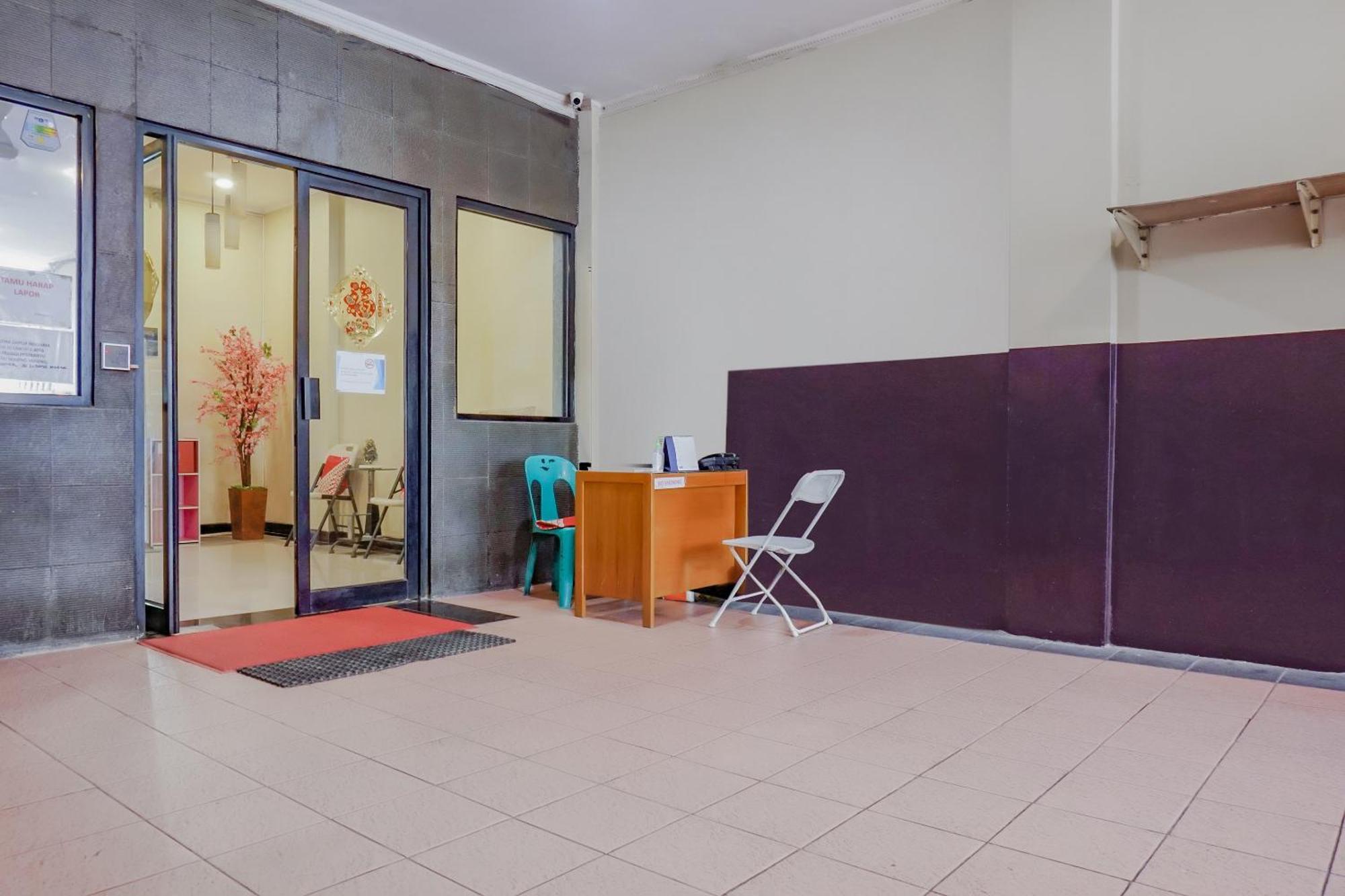 Oyo 117 Blueberry Homestay Jakarta Luaran gambar