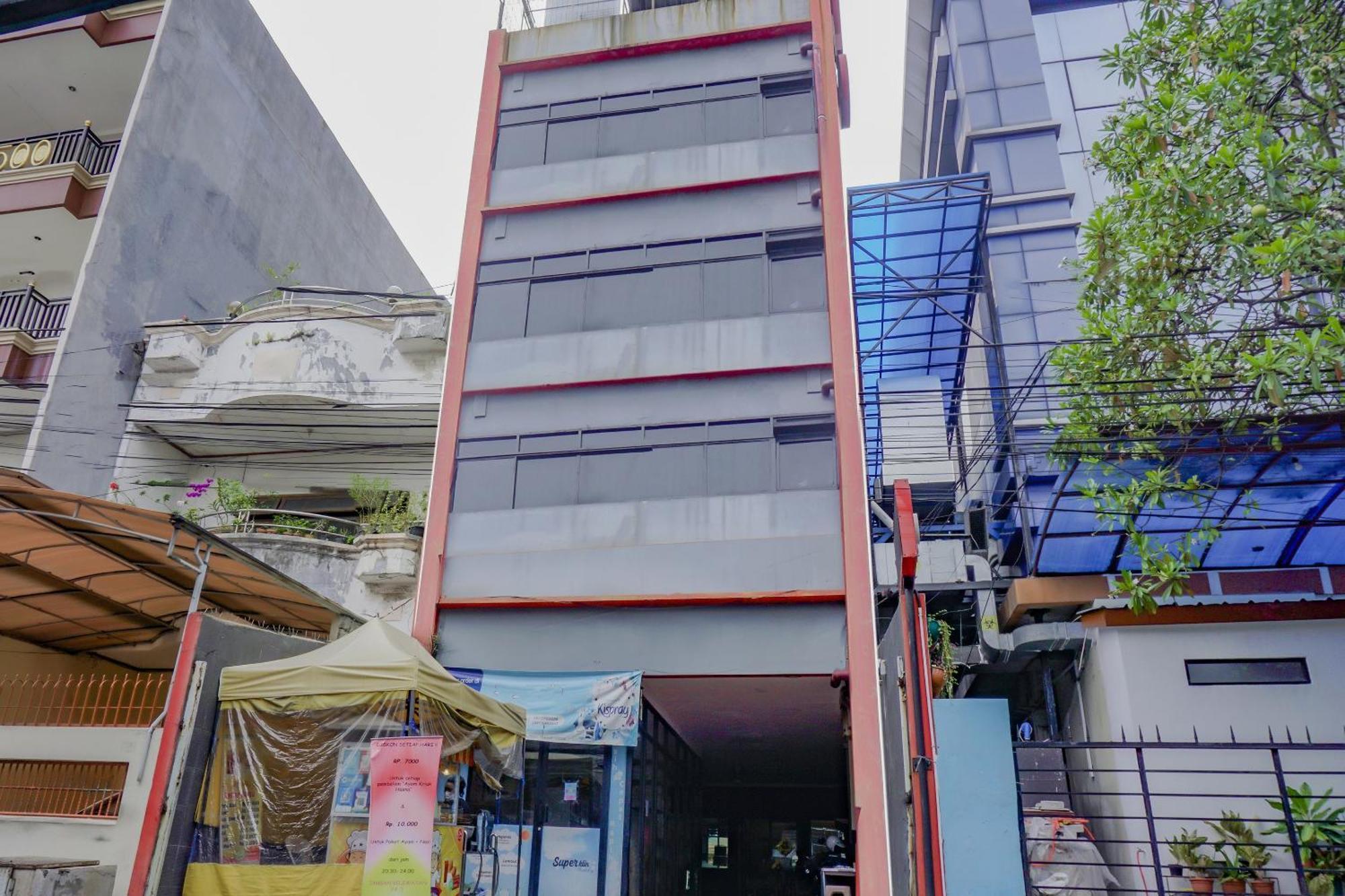 Oyo 117 Blueberry Homestay Jakarta Luaran gambar